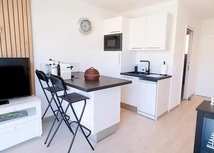 Signature * Жуан-ле-Пен